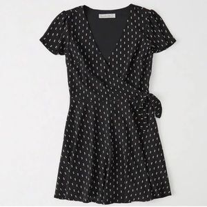 NWT Abercrombie & Fitch Black Polka Dot Wrap mini dress size S